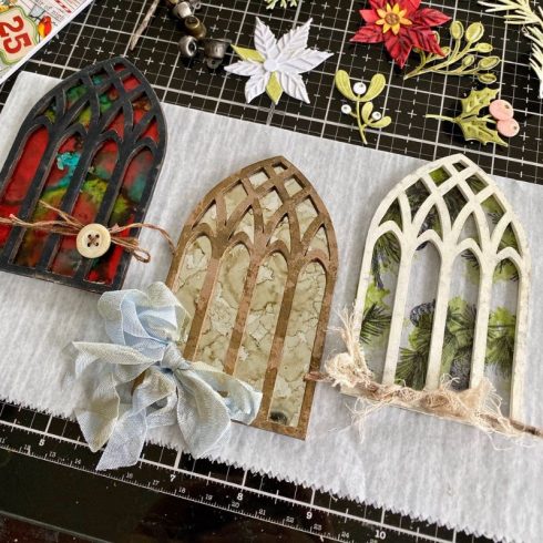 Tim Holtz Stampers Anonymous – Cathedral Windows koristepohja 5