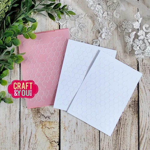Craft & You Design kohokuviointikansio – HONEYCOMB BACKGROUND (A6) - Bild 2