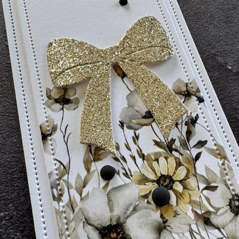 Simple and Basic stanssi BEAUTIFUL BOWS ON A TAG1