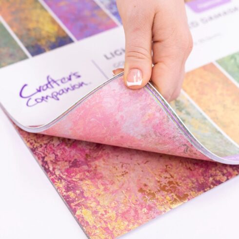 Crafters Companion Foiled Paper Light Distressed Damask paperilehtio kultafoilaus 30 x 30 cm 1