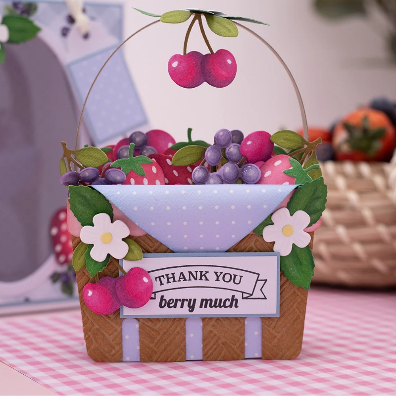 Crafter’s Companion Stencil and Die stanssi ja sapluuna – Berry Bliss BERRY BASKET - Image 2